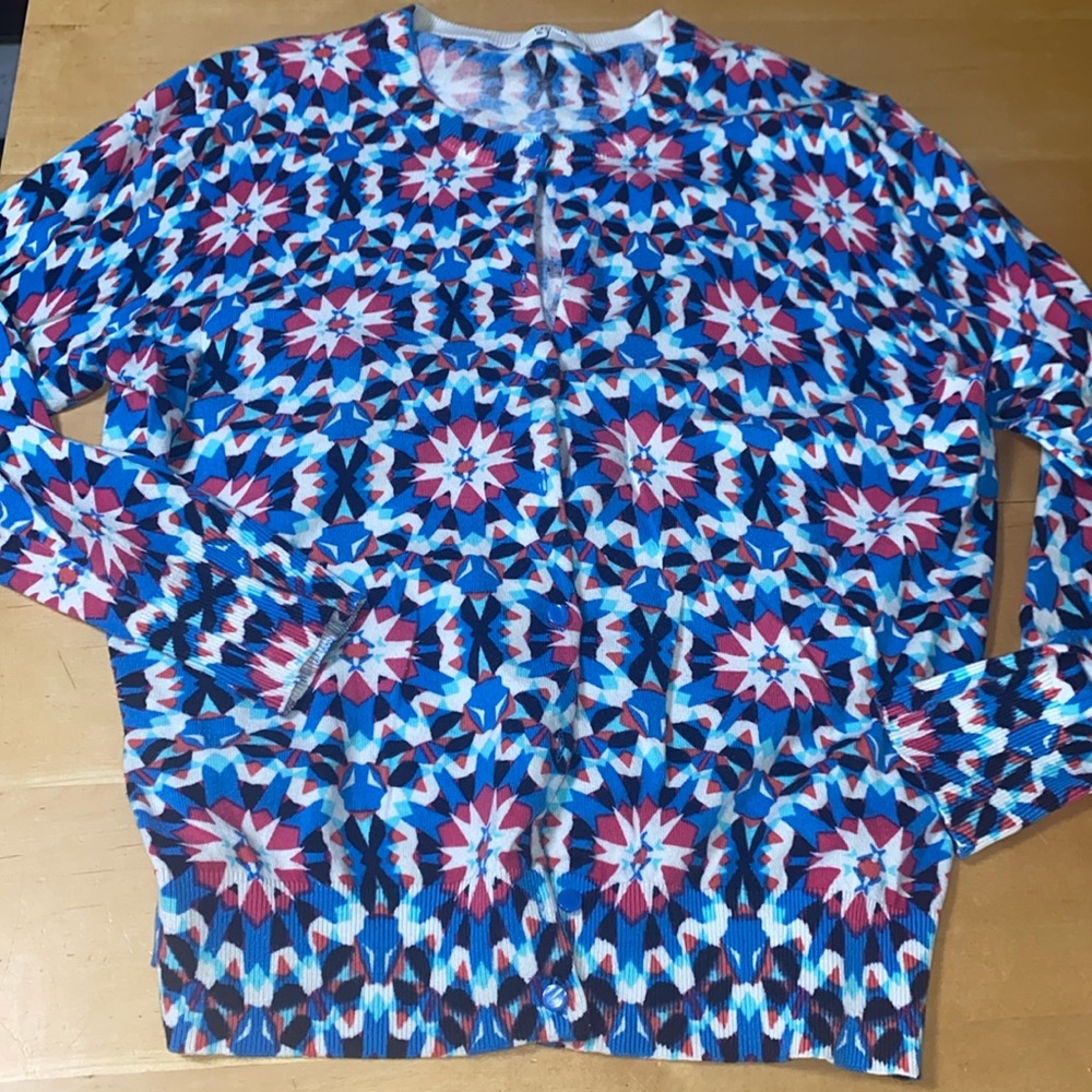 Beautiful Crown & Ivy Cardigan Sweater